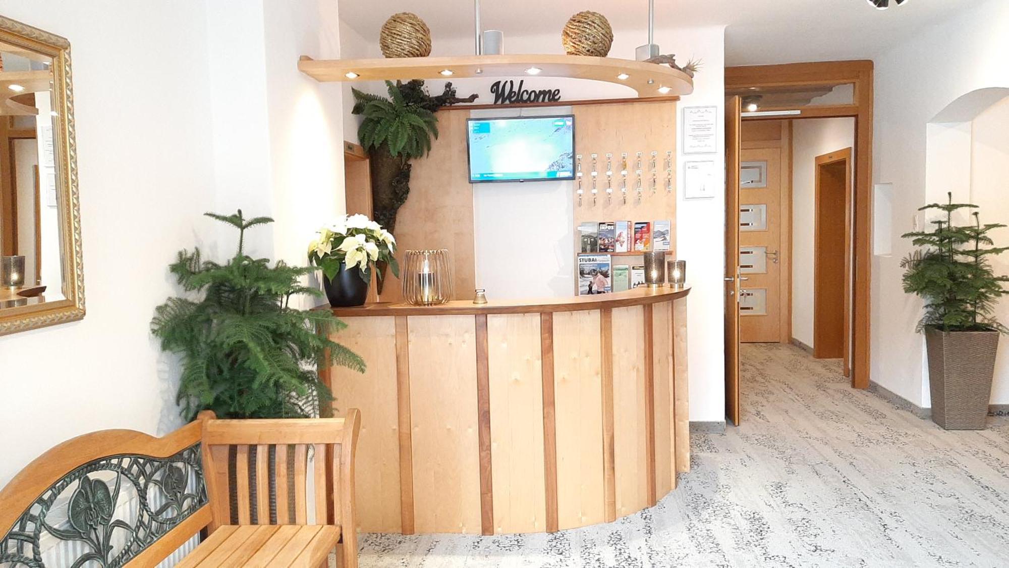 歌尼贝格兰德酒店 施图拜河谷新施蒂夫特 外观 照片